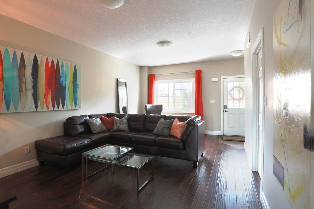 Boardwalk Homes - Executive Townhomes Kitchener Camera foto