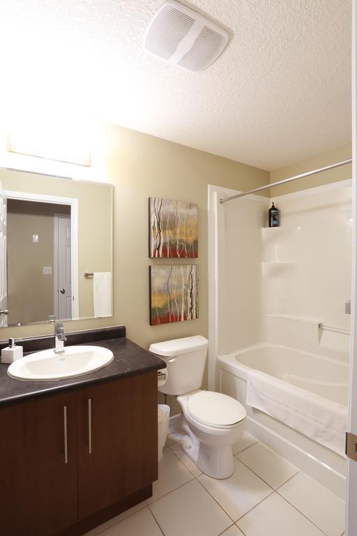 Boardwalk Homes - Executive Townhomes Kitchener Camera foto