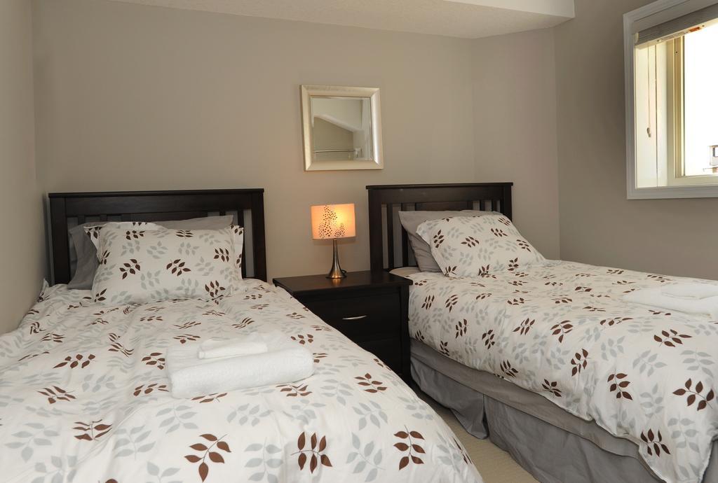 Boardwalk Homes - Executive Townhomes Kitchener Esterno foto
