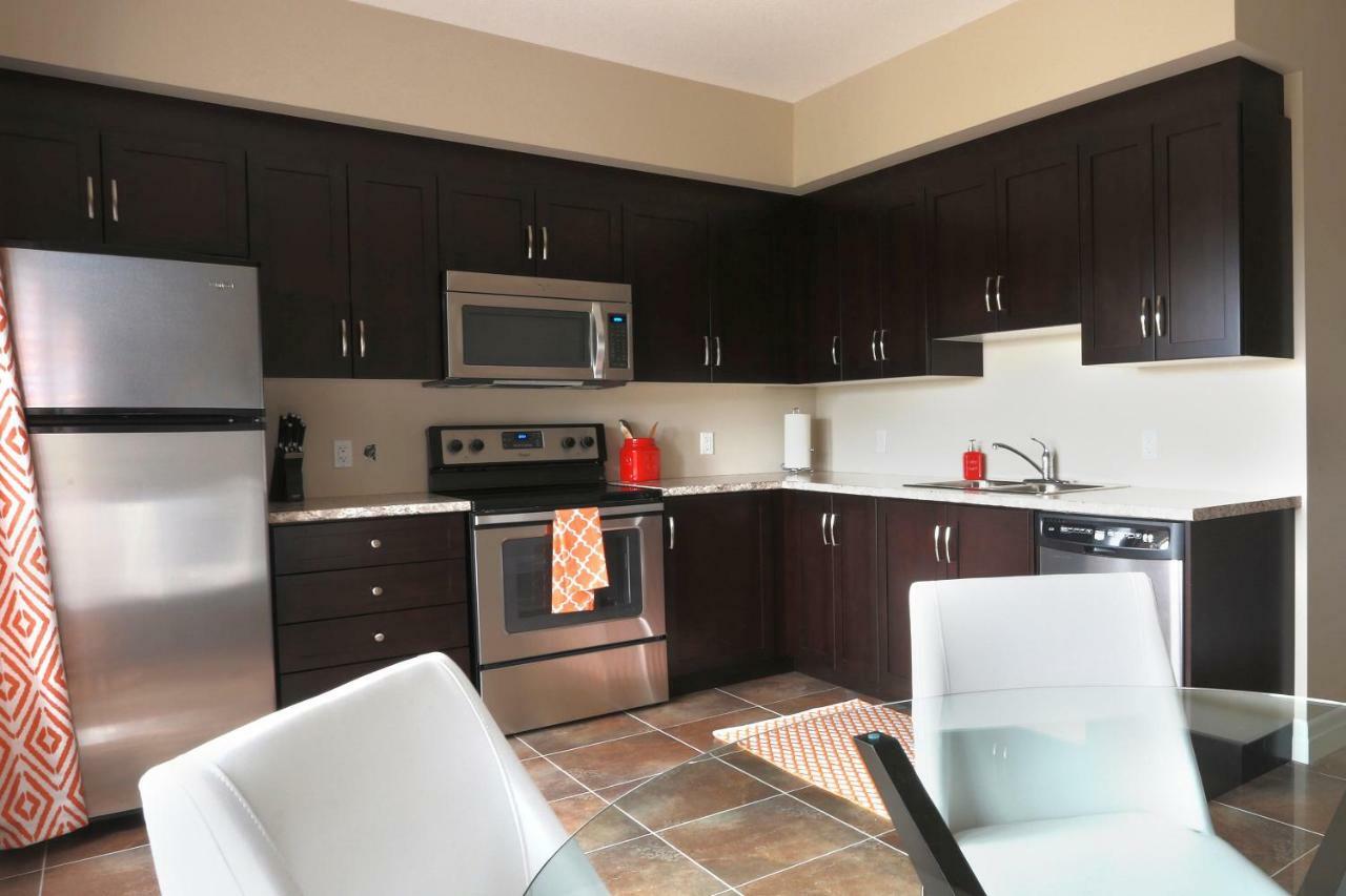 Boardwalk Homes - Executive Townhomes Kitchener Esterno foto